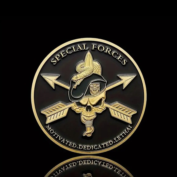 Special Forces Challenge Coin "De Oppresso Liber" Gold Tone - Picture 1 of 3